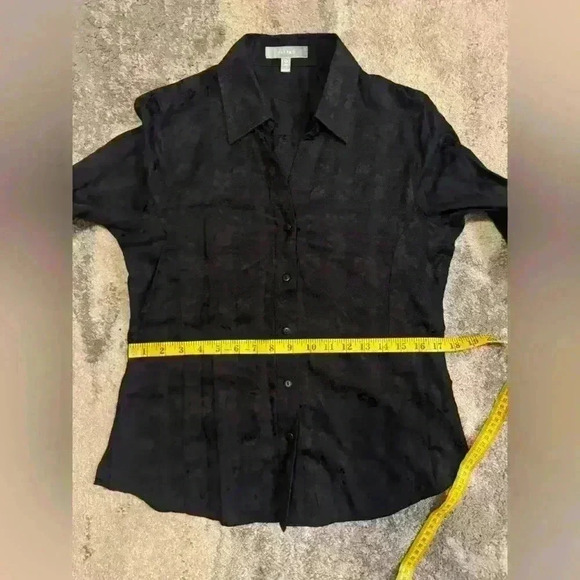 Women’s Black Fitted Foxcroft Button Down - Picture 6 of 6